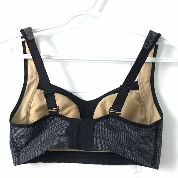 Lululemon Ta Ta Tamer bra - Picture 3 of 6